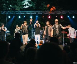 Koncert-skupine-Flirrt-v-grajskem-parku Koncert skupine Flirrt v grajskem parku