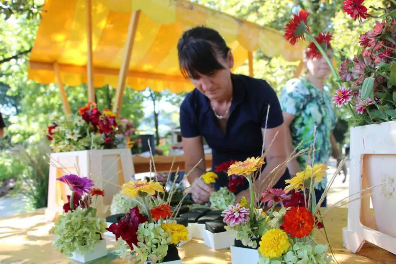 Vabljeni na delavnico izdelovanja jesenskih šopkov